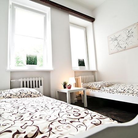 Extra Hostel "Easy Kaunas" Rum bild