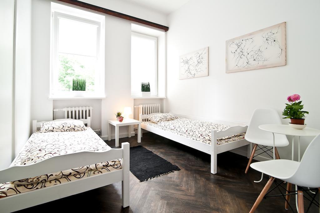 Extra Hostel "Easy Kaunas" Rum bild