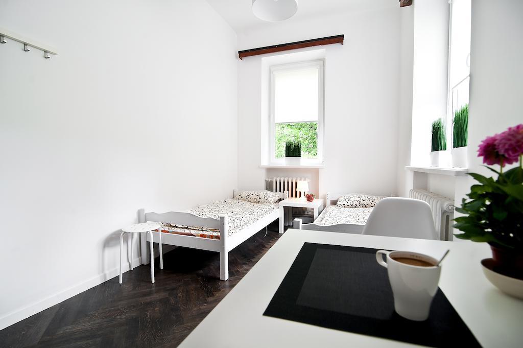Extra Hostel "Easy Kaunas" Rum bild