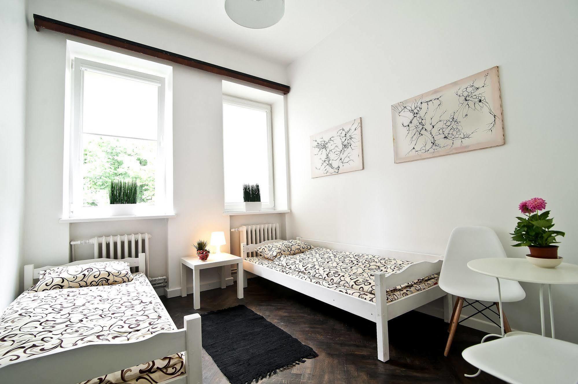 Extra Hostel "Easy Kaunas" Exteriör bild